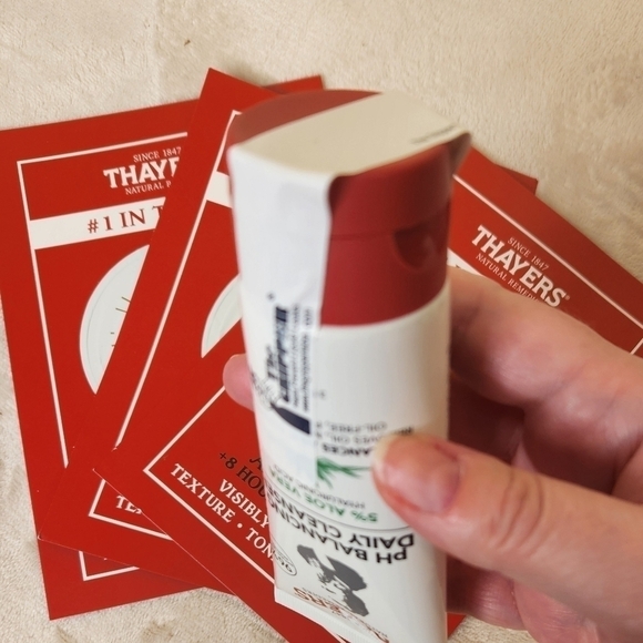 Thayers PH Balancing Gentle Face Wash With Aloe Vera 3 fl oz +Toner Samp… - Picture 2 of 8